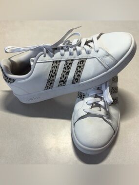 Adidas Women’s Grand Court FW9779 White Cheetah Low Top Sneakers Shoes Size 11